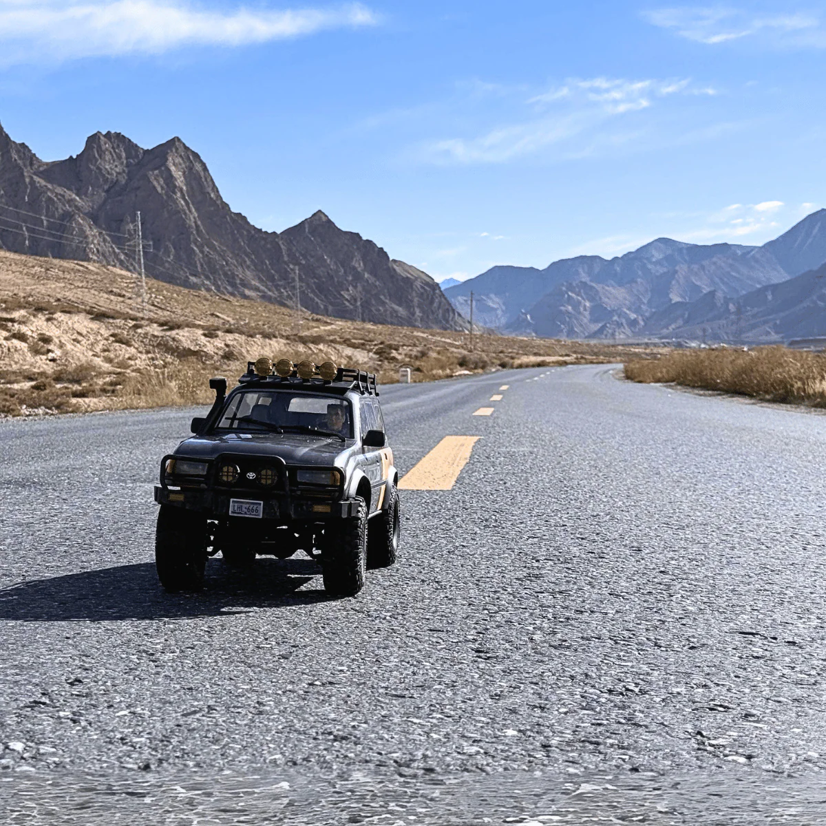 FMS 1:10 FCX10 LC80 Toyota Land Cruiser 80 RS - Image 15