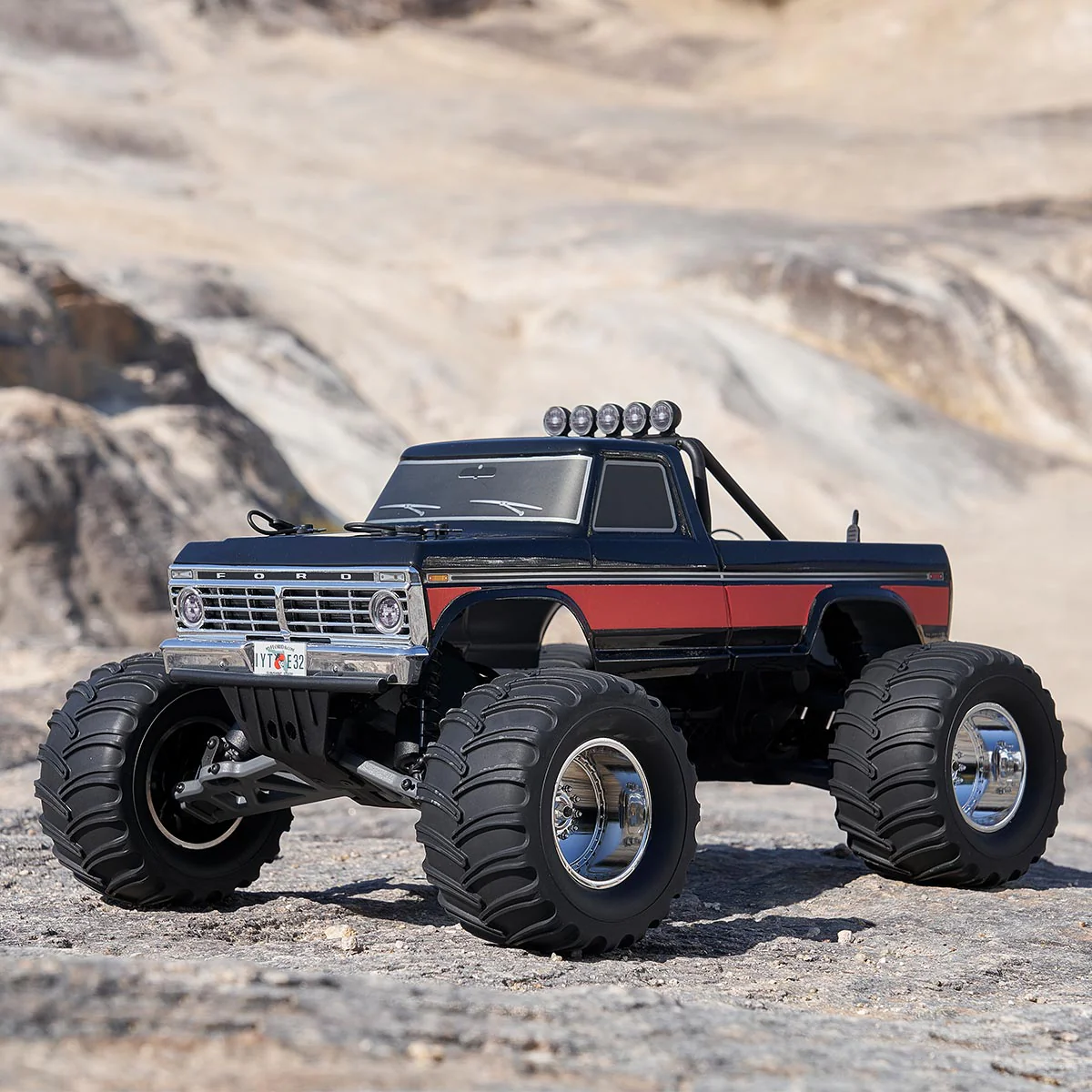 FMS 1:10 Ford F100 Monster Truck 2WD RTR - Image 10