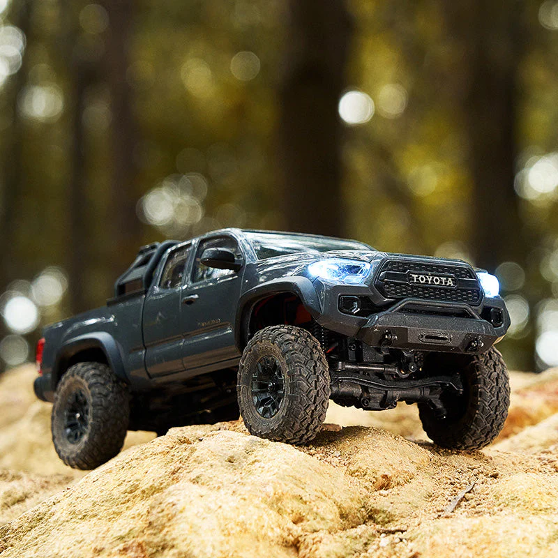 FMS 1:24 FCX24M Toyota Tacoma RTR - Image 32